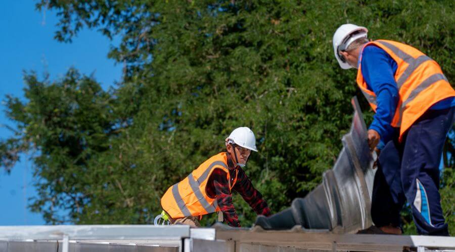 Professional residential roofers in West Linn, OR